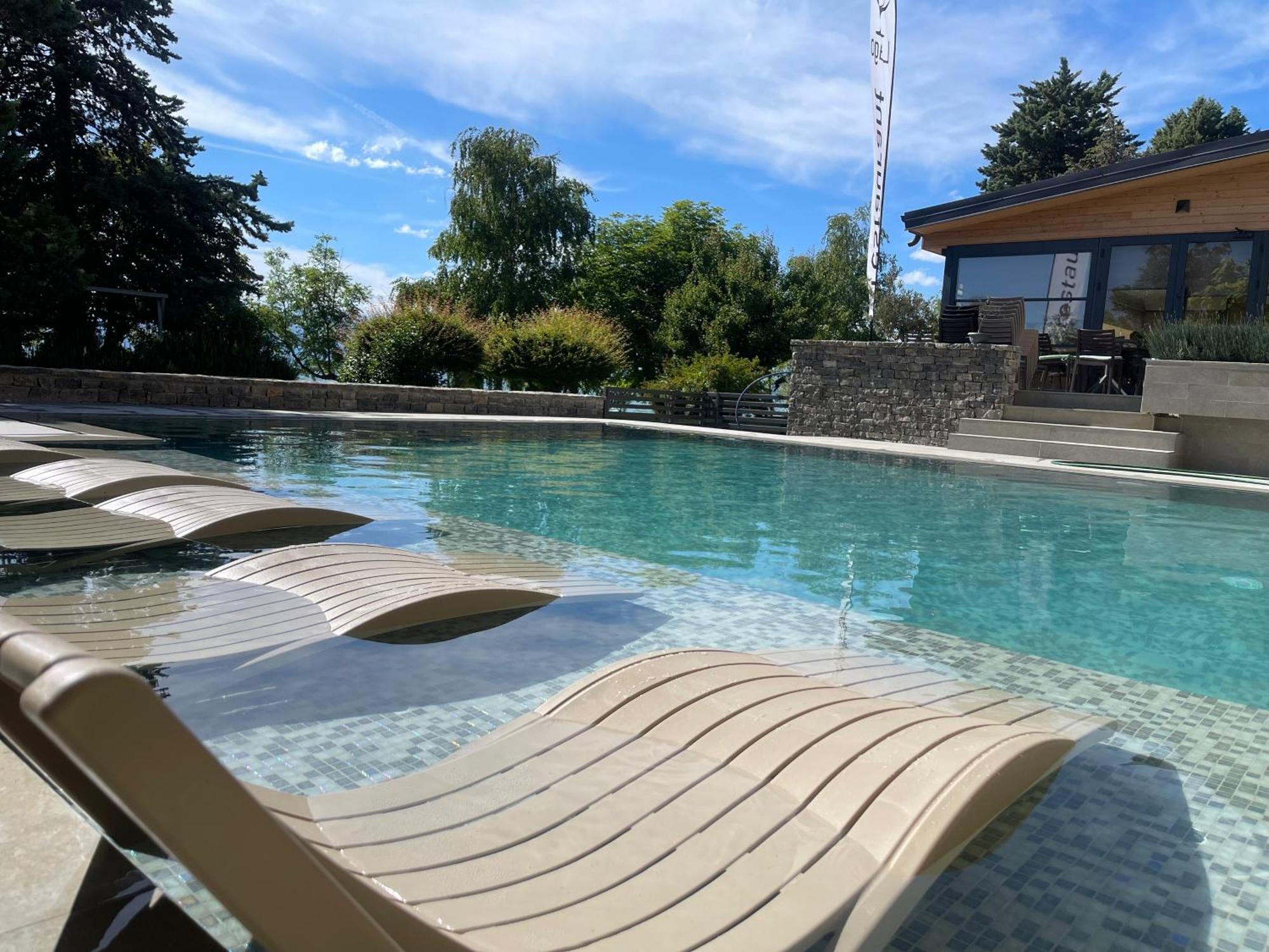 Lago Hotel Lagadin Exterior photo